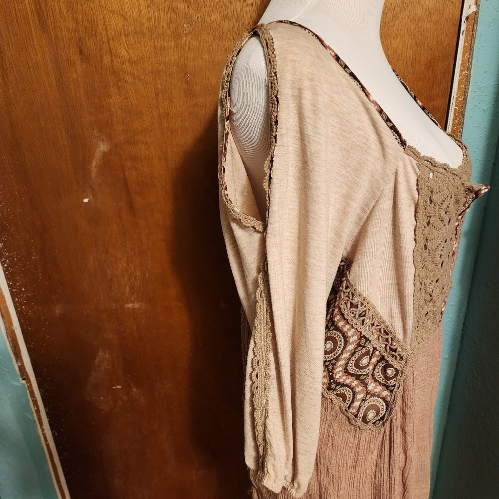 BKE Gimmicks Open Back Shirt - Picture 8 of 12